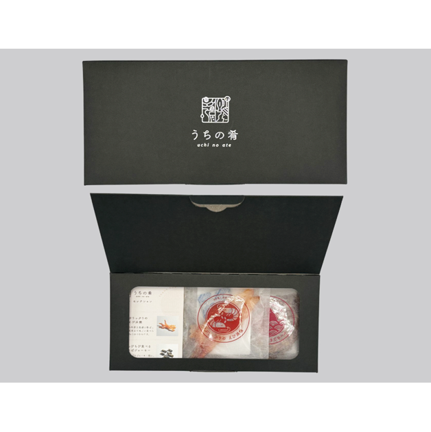 箱の組立て作業